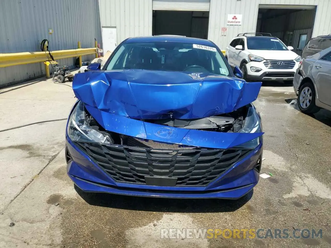 5 Photograph of a damaged car 5NPLS4AG1NH056761 HYUNDAI ELANTRA 2022