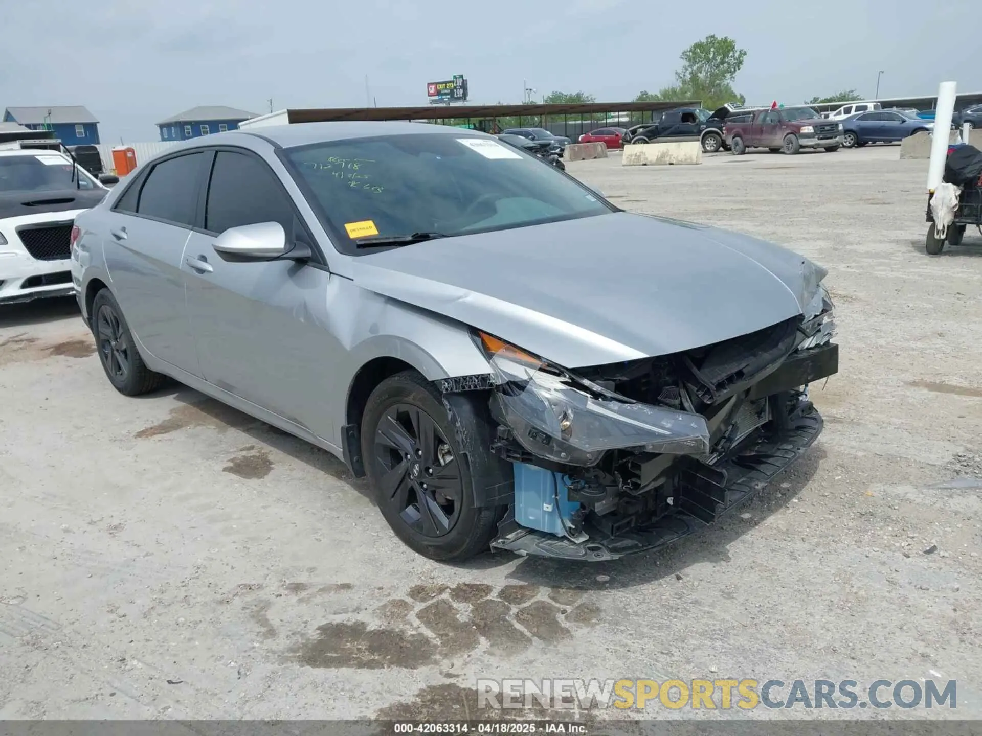 1 Photograph of a damaged car 5NPLS4AG1NH061149 HYUNDAI ELANTRA 2022