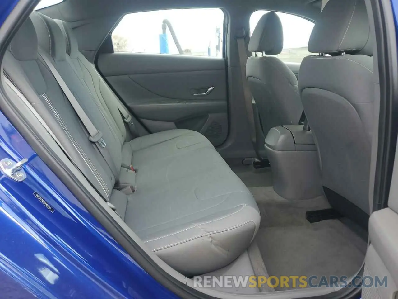 11 Photograph of a damaged car 5NPLS4AG3NH077465 HYUNDAI ELANTRA 2022