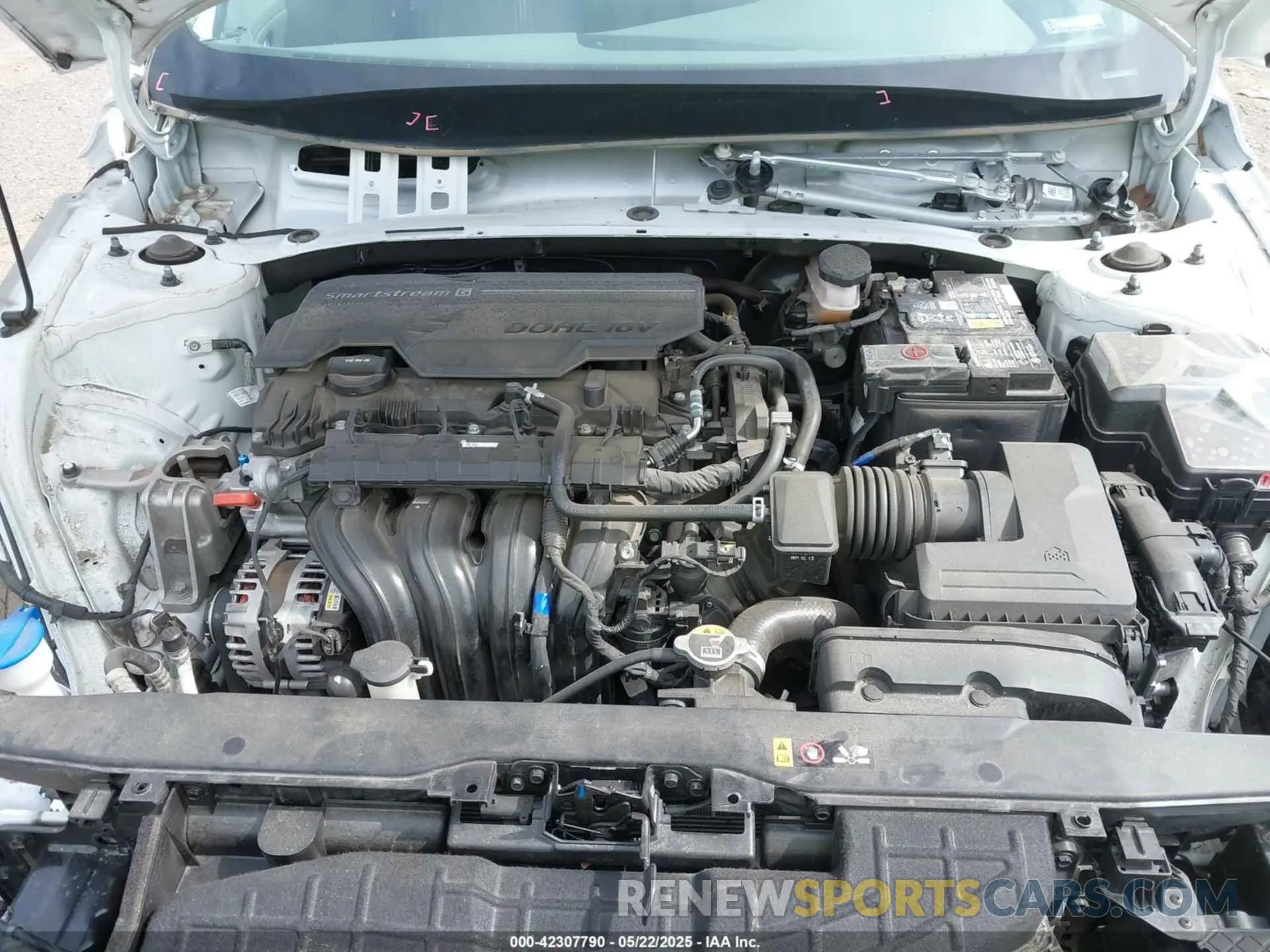 10 Photograph of a damaged car 5NPLS4AG4NH081332 HYUNDAI ELANTRA 2022