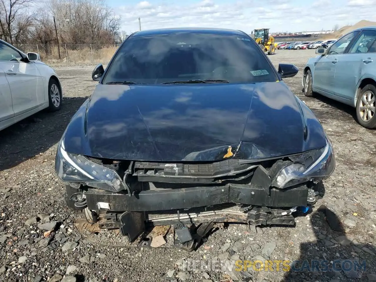 5 Photograph of a damaged car 5NPLS4AG4NH082870 HYUNDAI ELANTRA 2022