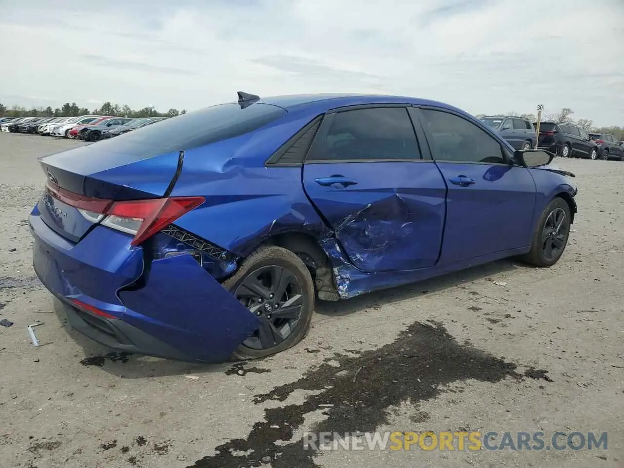 3 Photograph of a damaged car 5NPLS4AG5NH061252 HYUNDAI ELANTRA 2022