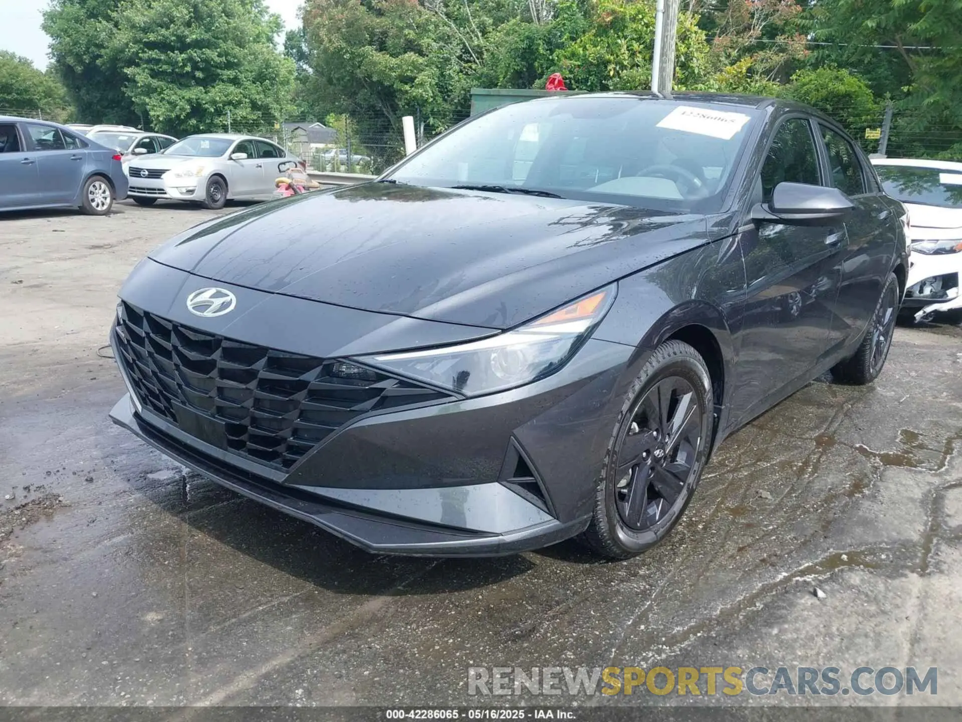2 Photograph of a damaged car 5NPLS4AG5NH078732 HYUNDAI ELANTRA 2022