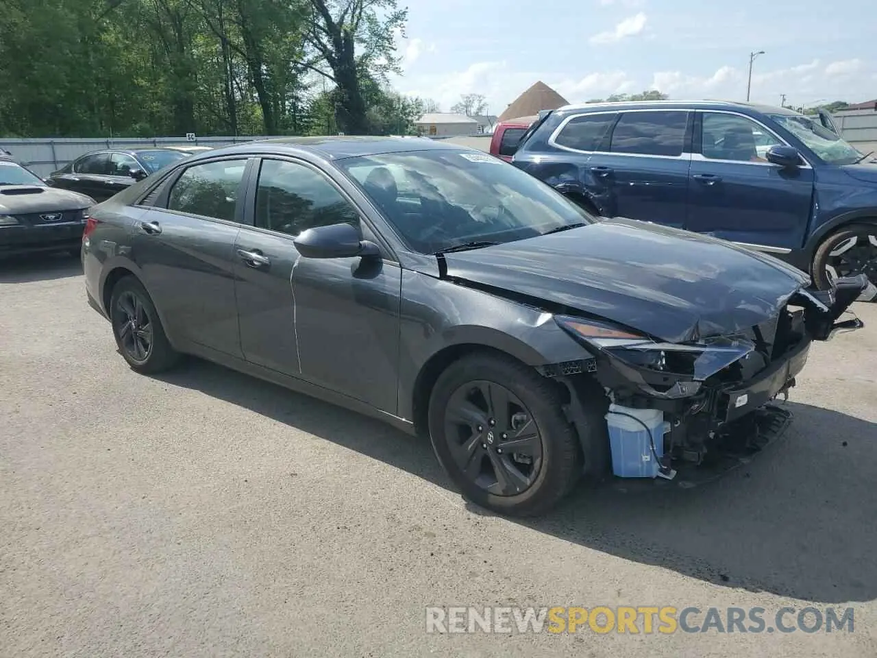 4 Photograph of a damaged car 5NPLS4AG5NH085745 HYUNDAI ELANTRA 2022