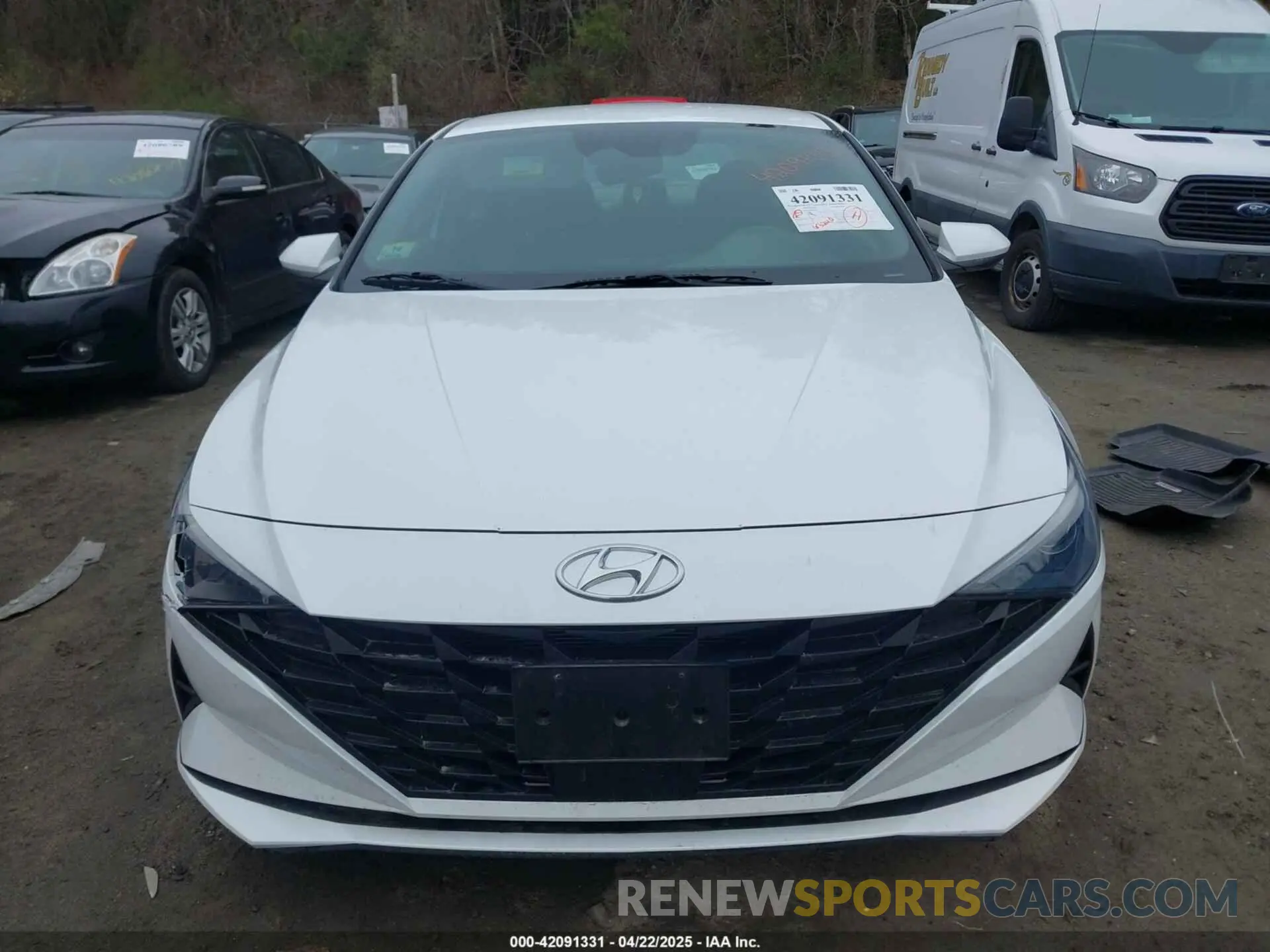 12 Photograph of a damaged car 5NPLS4AG6NH057761 HYUNDAI ELANTRA 2022