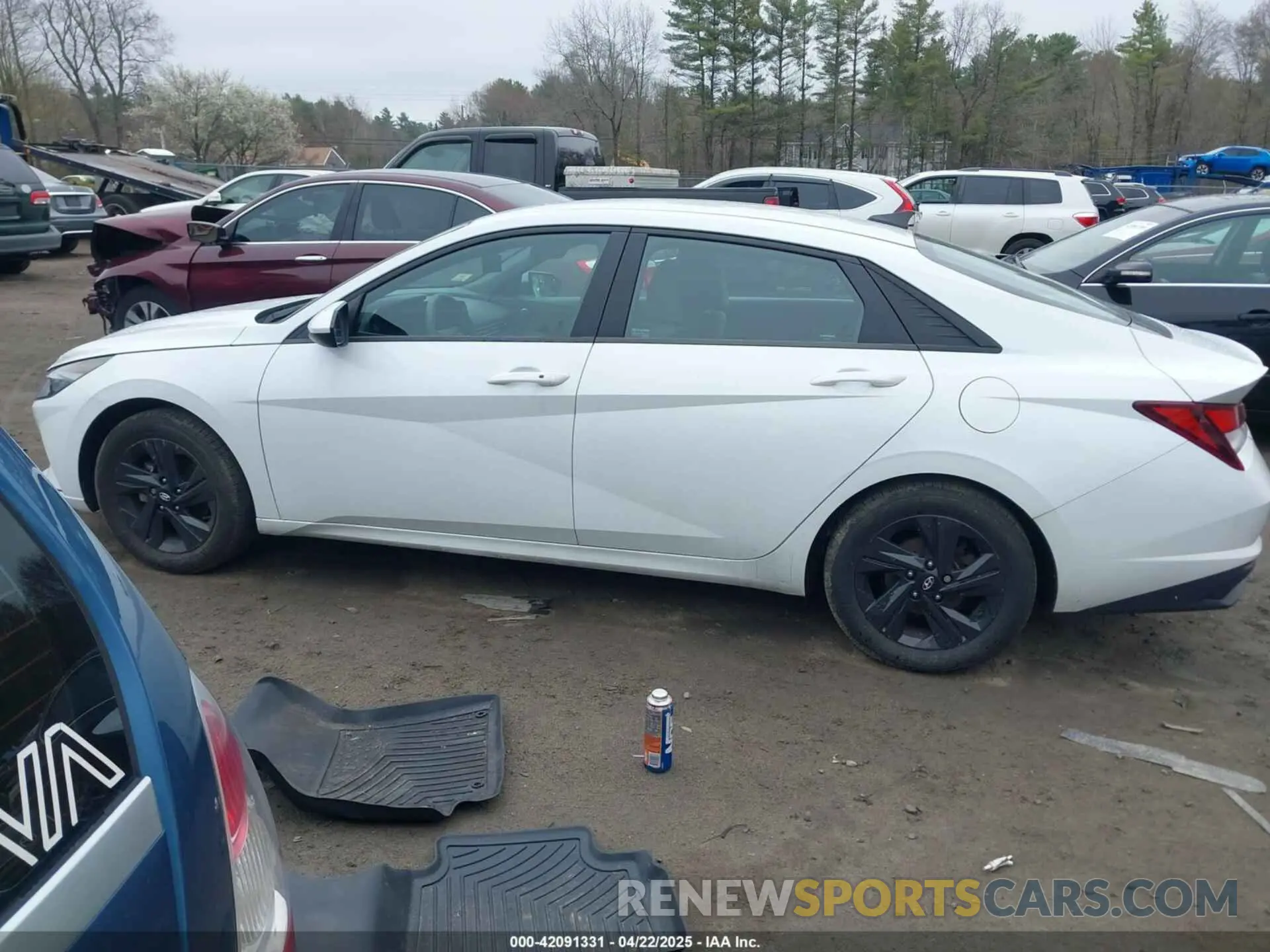 14 Photograph of a damaged car 5NPLS4AG6NH057761 HYUNDAI ELANTRA 2022
