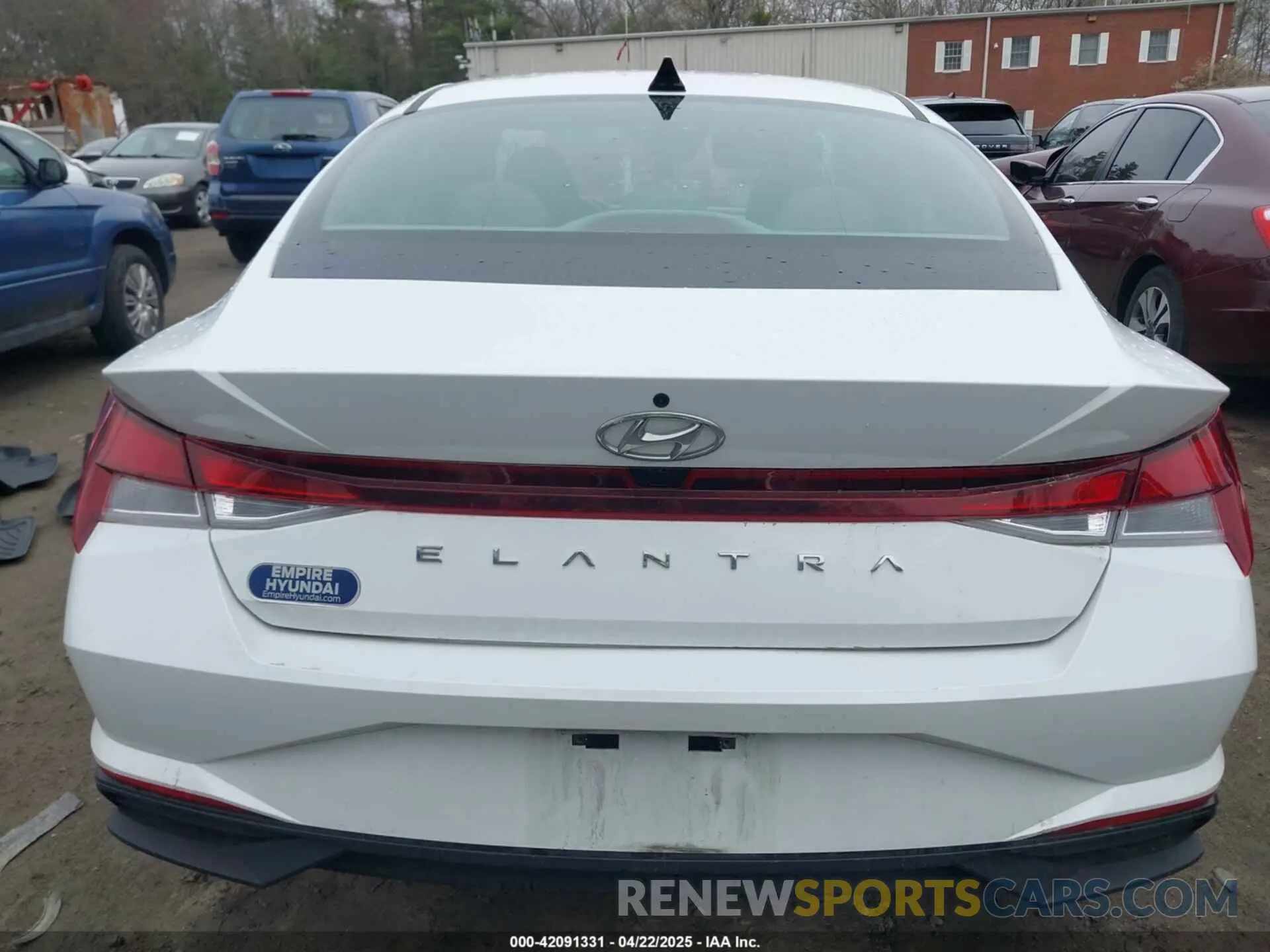 16 Photograph of a damaged car 5NPLS4AG6NH057761 HYUNDAI ELANTRA 2022