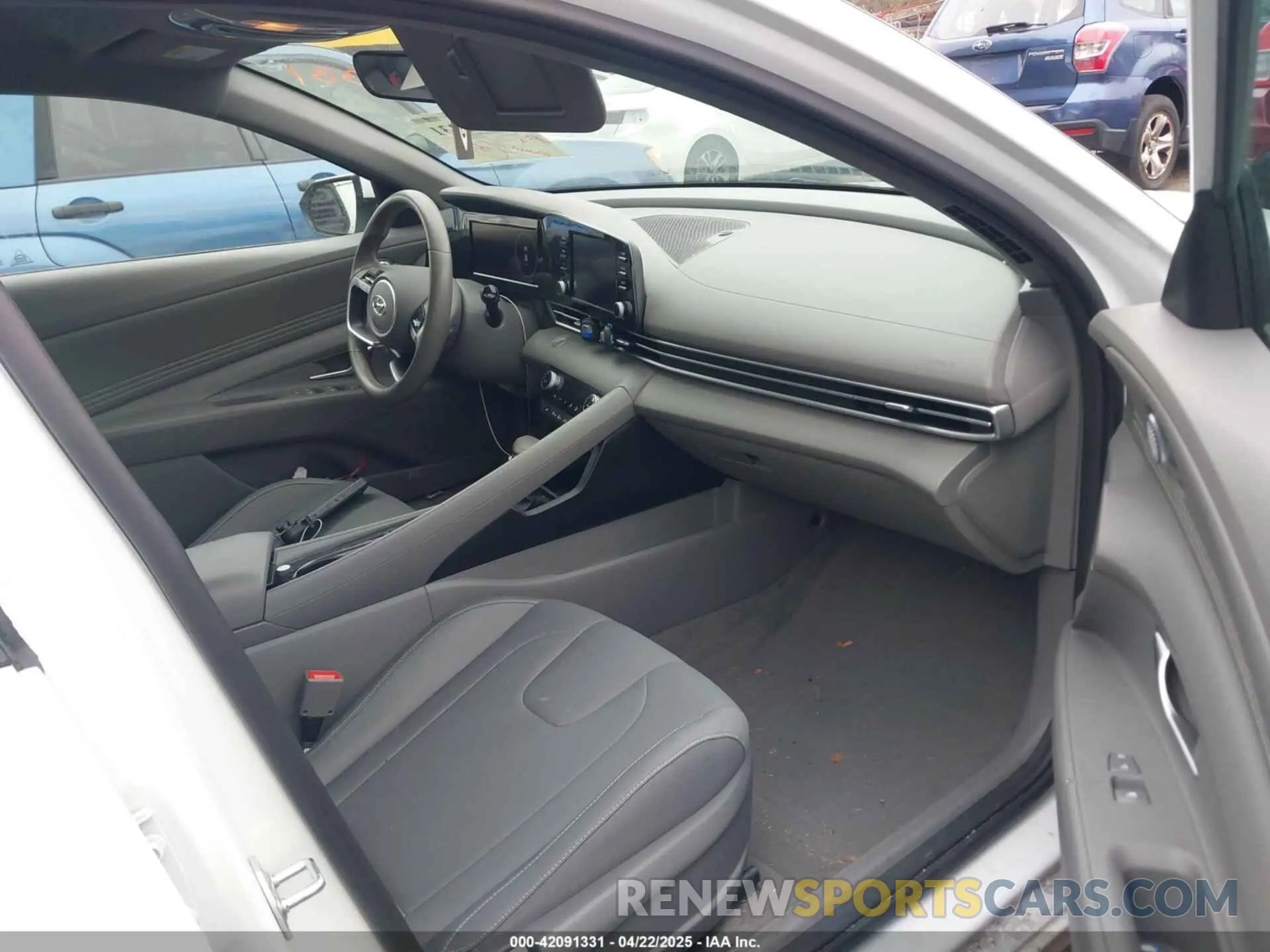 5 Photograph of a damaged car 5NPLS4AG6NH057761 HYUNDAI ELANTRA 2022