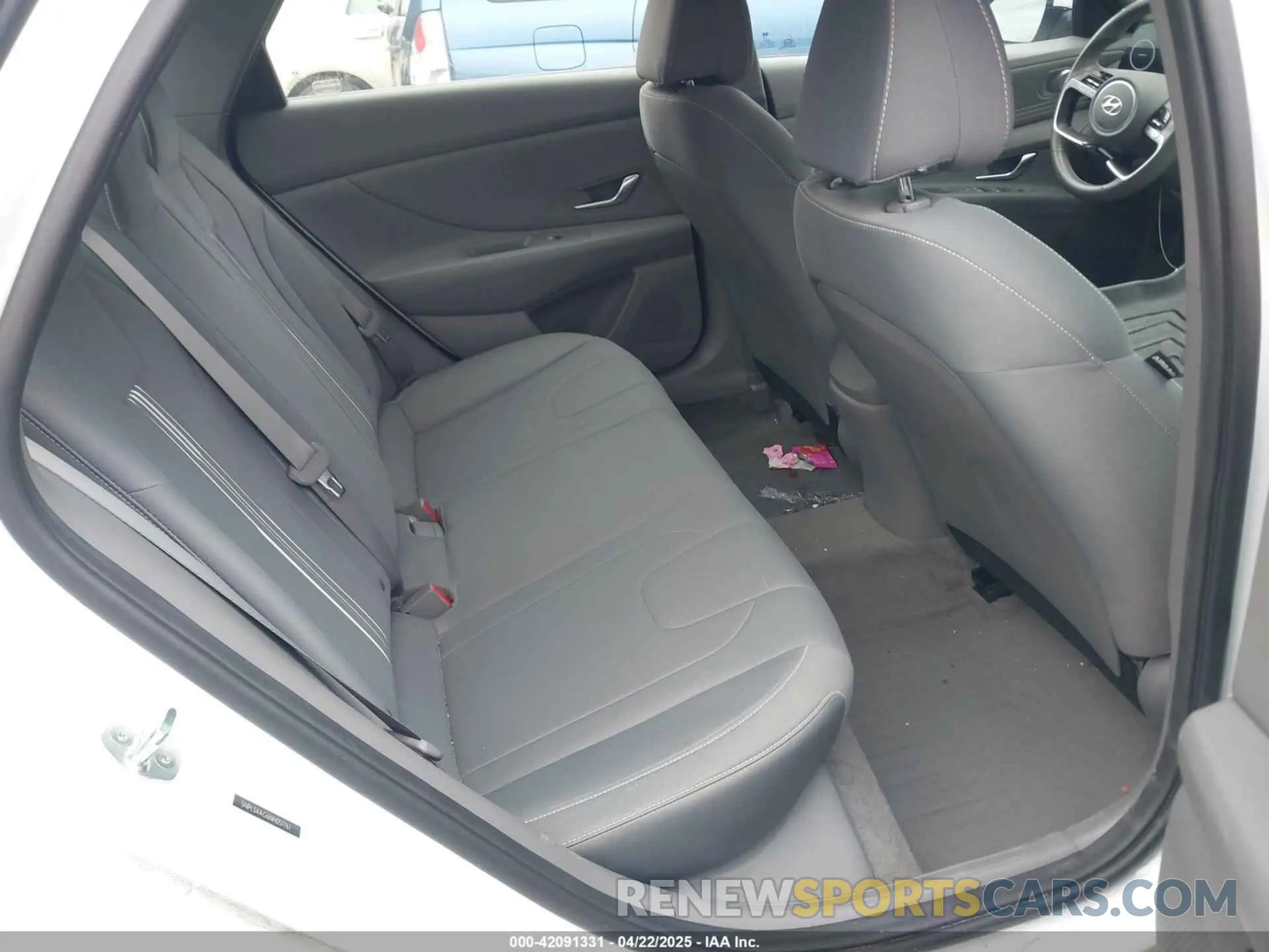 8 Photograph of a damaged car 5NPLS4AG6NH057761 HYUNDAI ELANTRA 2022