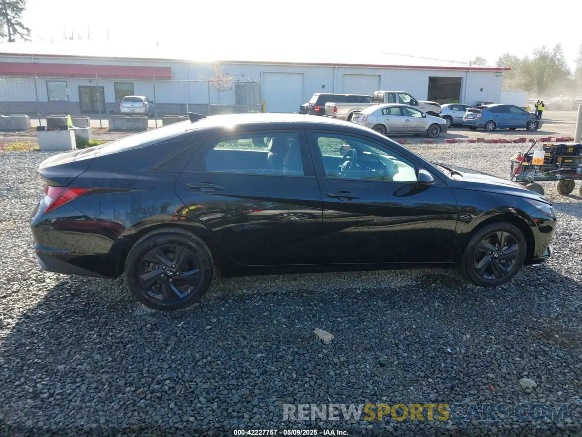 13 Photograph of a damaged car 5NPLS4AG6NH060109 HYUNDAI ELANTRA 2022