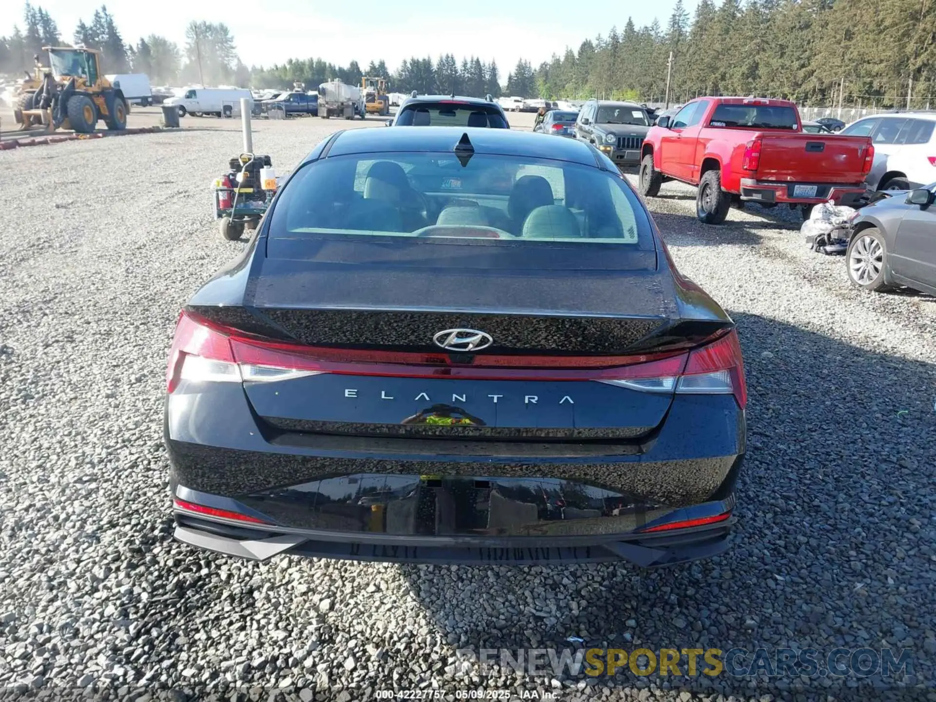 16 Photograph of a damaged car 5NPLS4AG6NH060109 HYUNDAI ELANTRA 2022