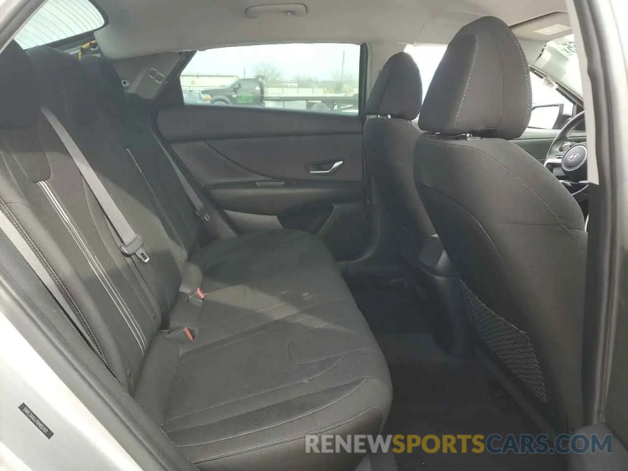 10 Photograph of a damaged car 5NPLS4AG7NH057431 HYUNDAI ELANTRA 2022