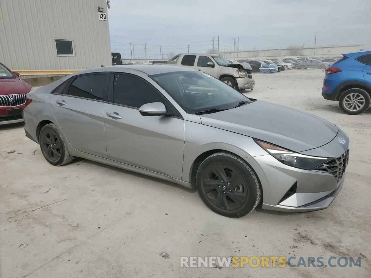 4 Photograph of a damaged car 5NPLS4AG7NH057431 HYUNDAI ELANTRA 2022