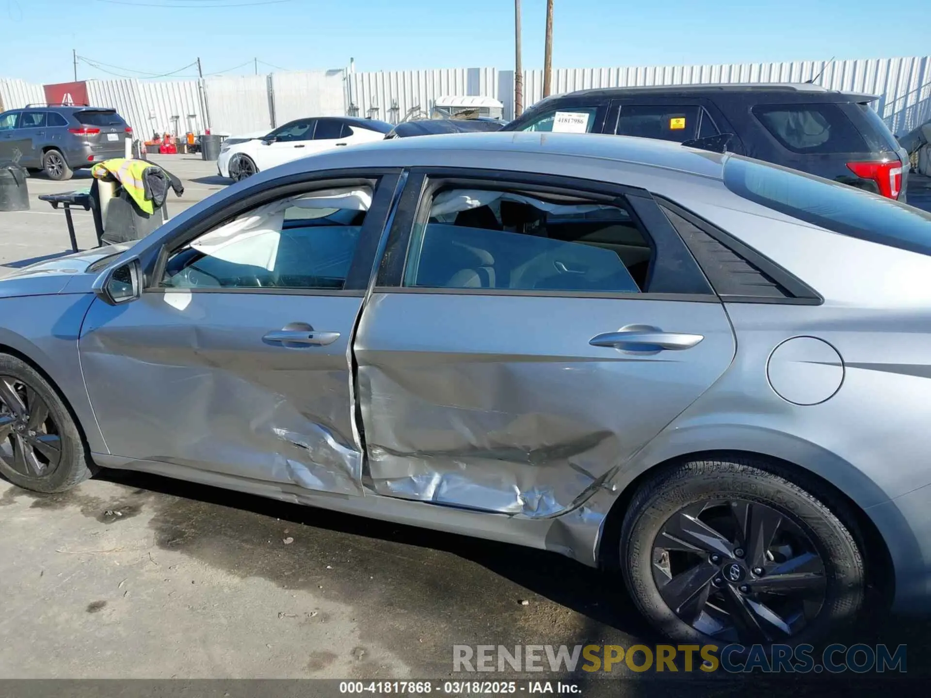 14 Photograph of a damaged car 5NPLS4AG7NH059941 HYUNDAI ELANTRA 2022