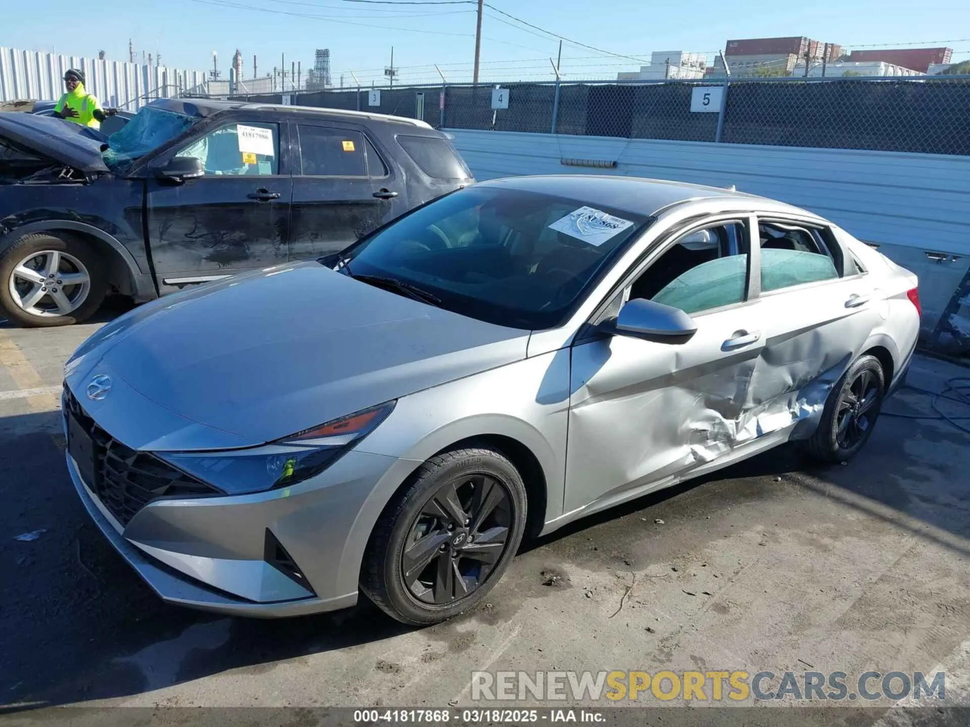 2 Photograph of a damaged car 5NPLS4AG7NH059941 HYUNDAI ELANTRA 2022