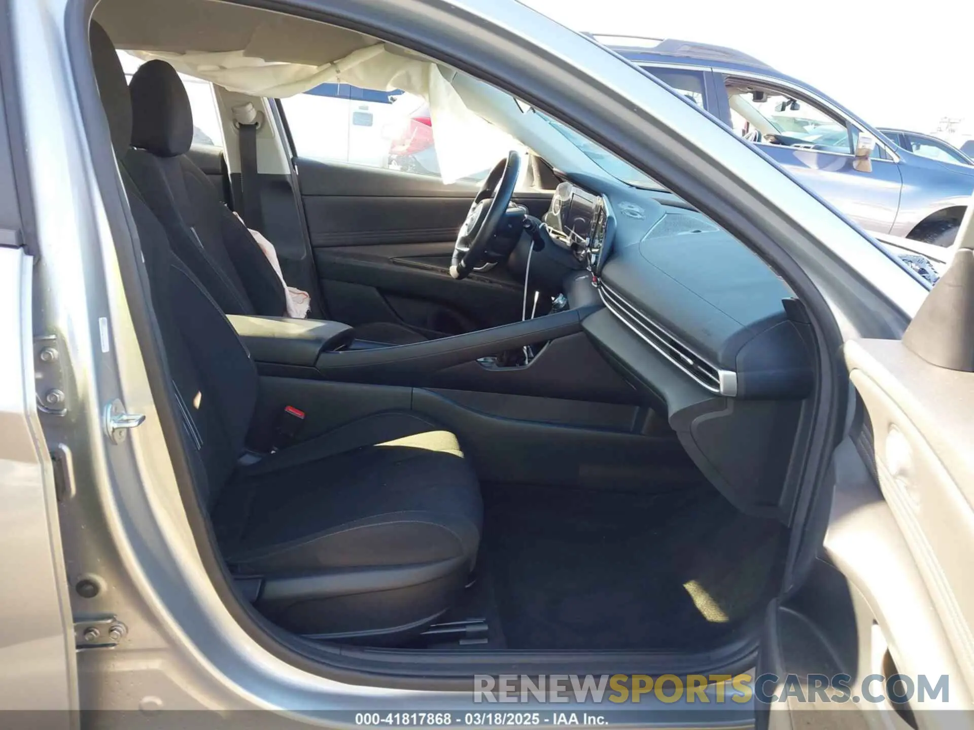 5 Photograph of a damaged car 5NPLS4AG7NH059941 HYUNDAI ELANTRA 2022