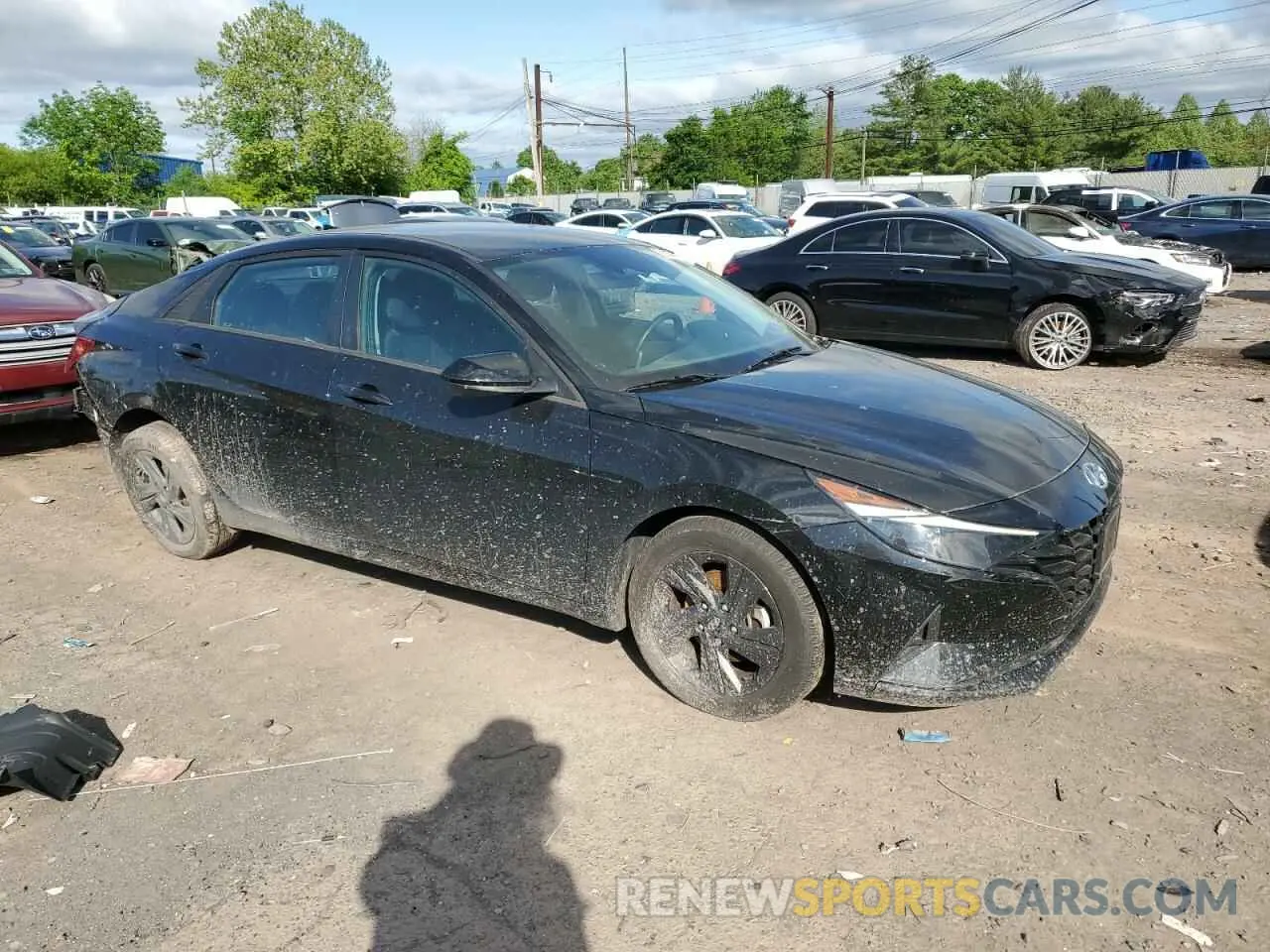 4 Photograph of a damaged car 5NPLS4AG7NH081065 HYUNDAI ELANTRA 2022