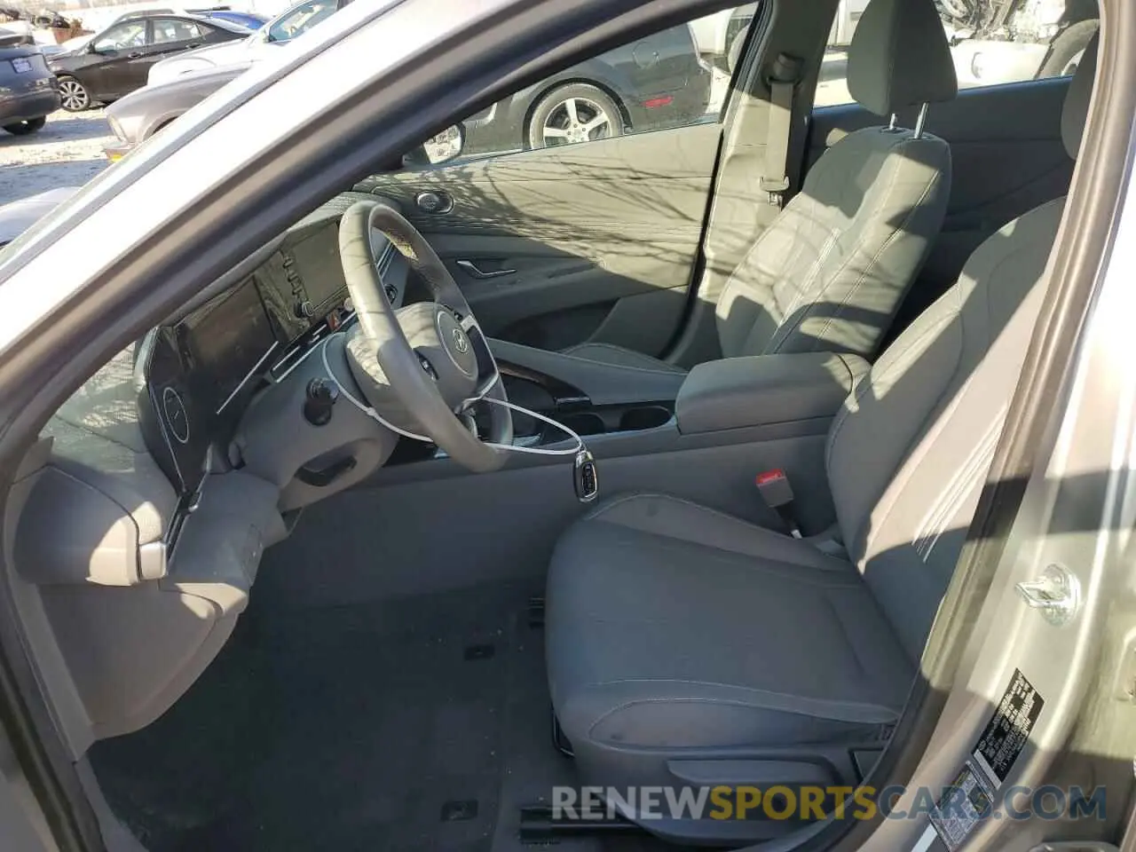 7 Photograph of a damaged car 5NPLS4AG8NH064940 HYUNDAI ELANTRA 2022