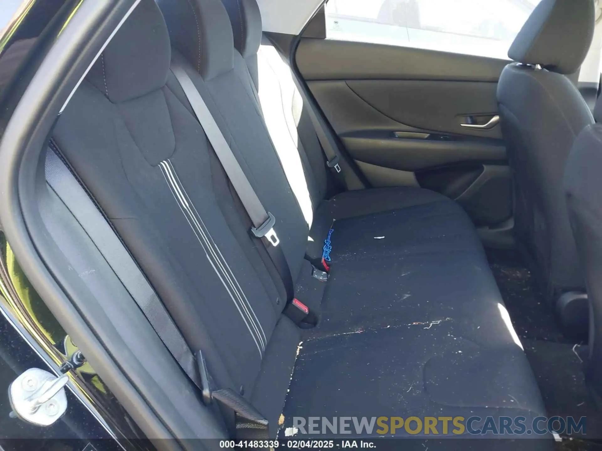 8 Photograph of a damaged car 5NPLS4AG8NH086713 HYUNDAI ELANTRA 2022