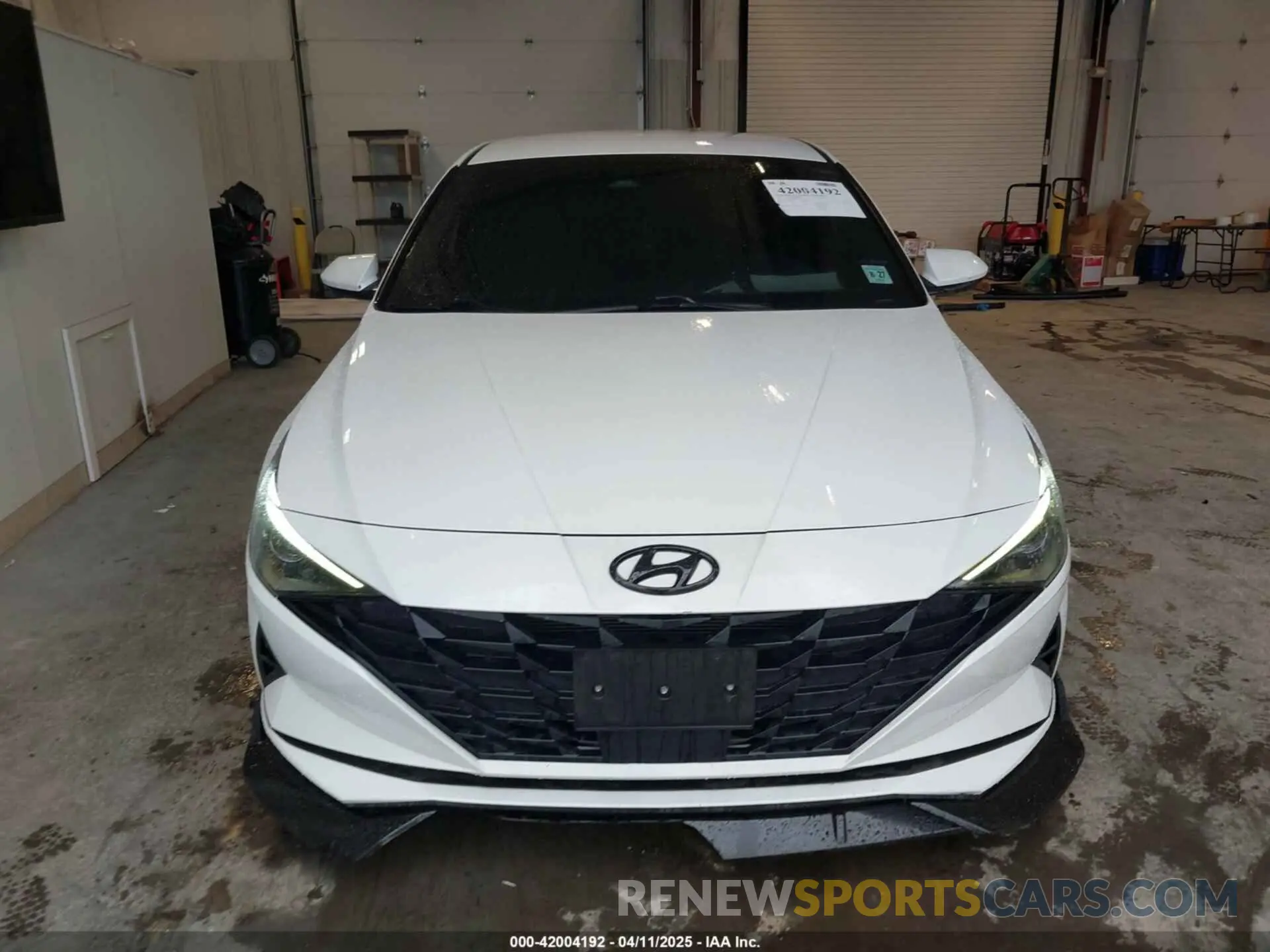 12 Photograph of a damaged car 5NPLS4AG9NH055048 HYUNDAI ELANTRA 2022