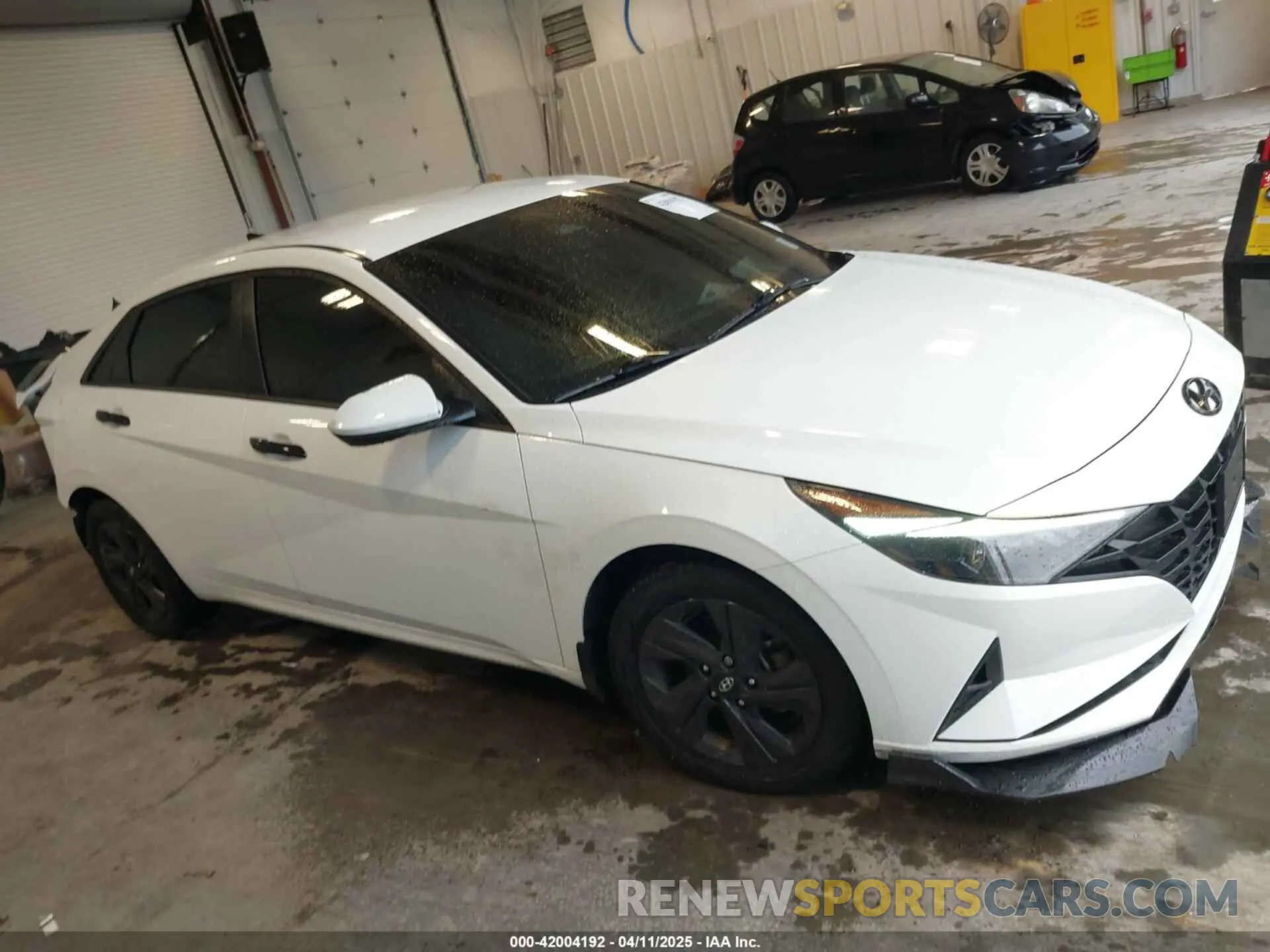 13 Photograph of a damaged car 5NPLS4AG9NH055048 HYUNDAI ELANTRA 2022