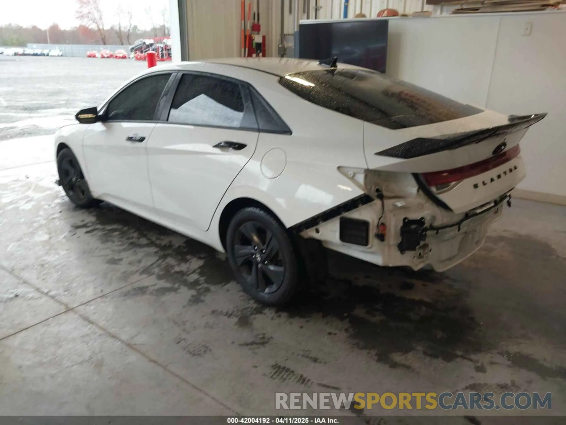 3 Photograph of a damaged car 5NPLS4AG9NH055048 HYUNDAI ELANTRA 2022