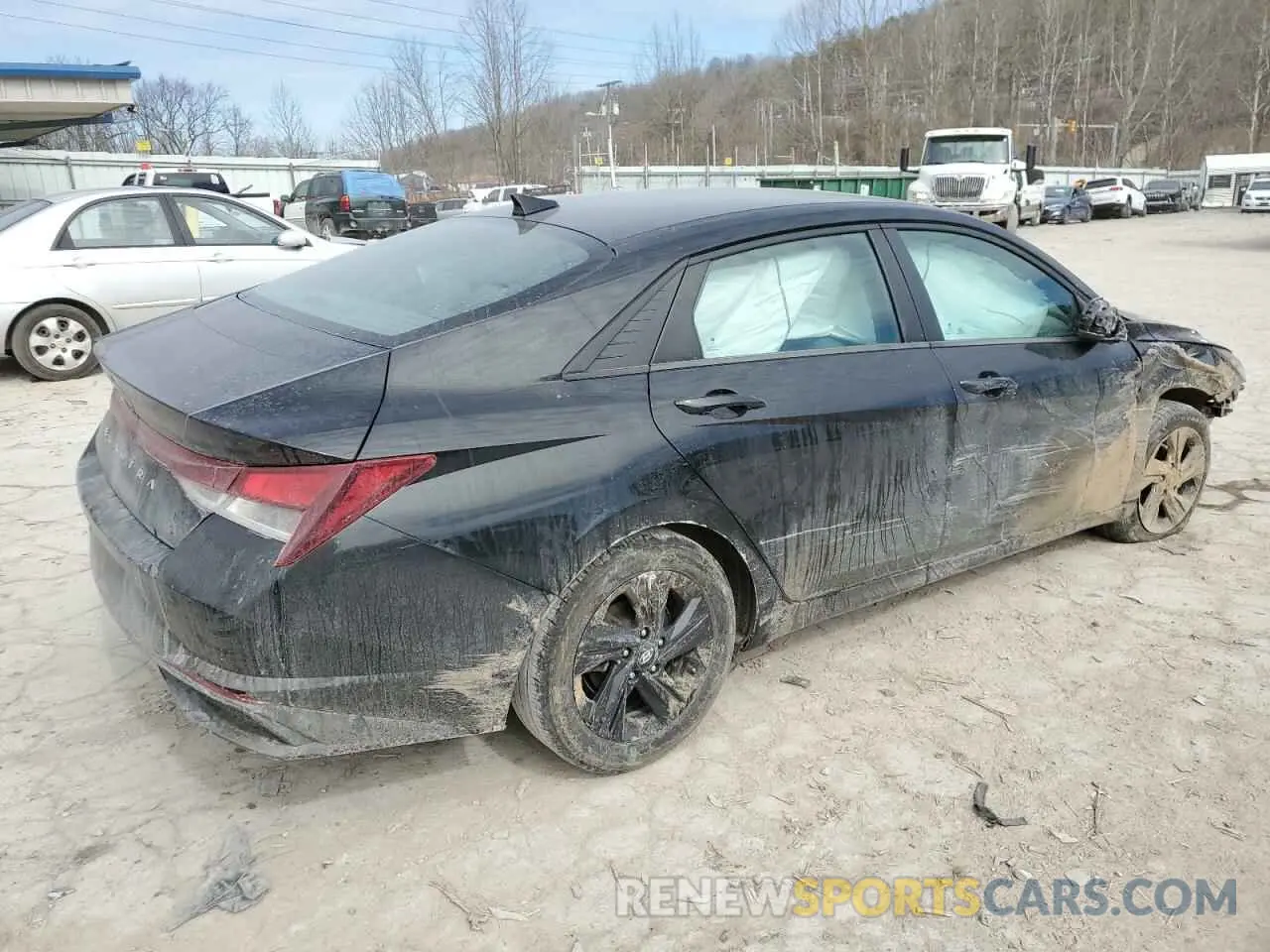3 Photograph of a damaged car 5NPLS4AG9NH056085 HYUNDAI ELANTRA 2022