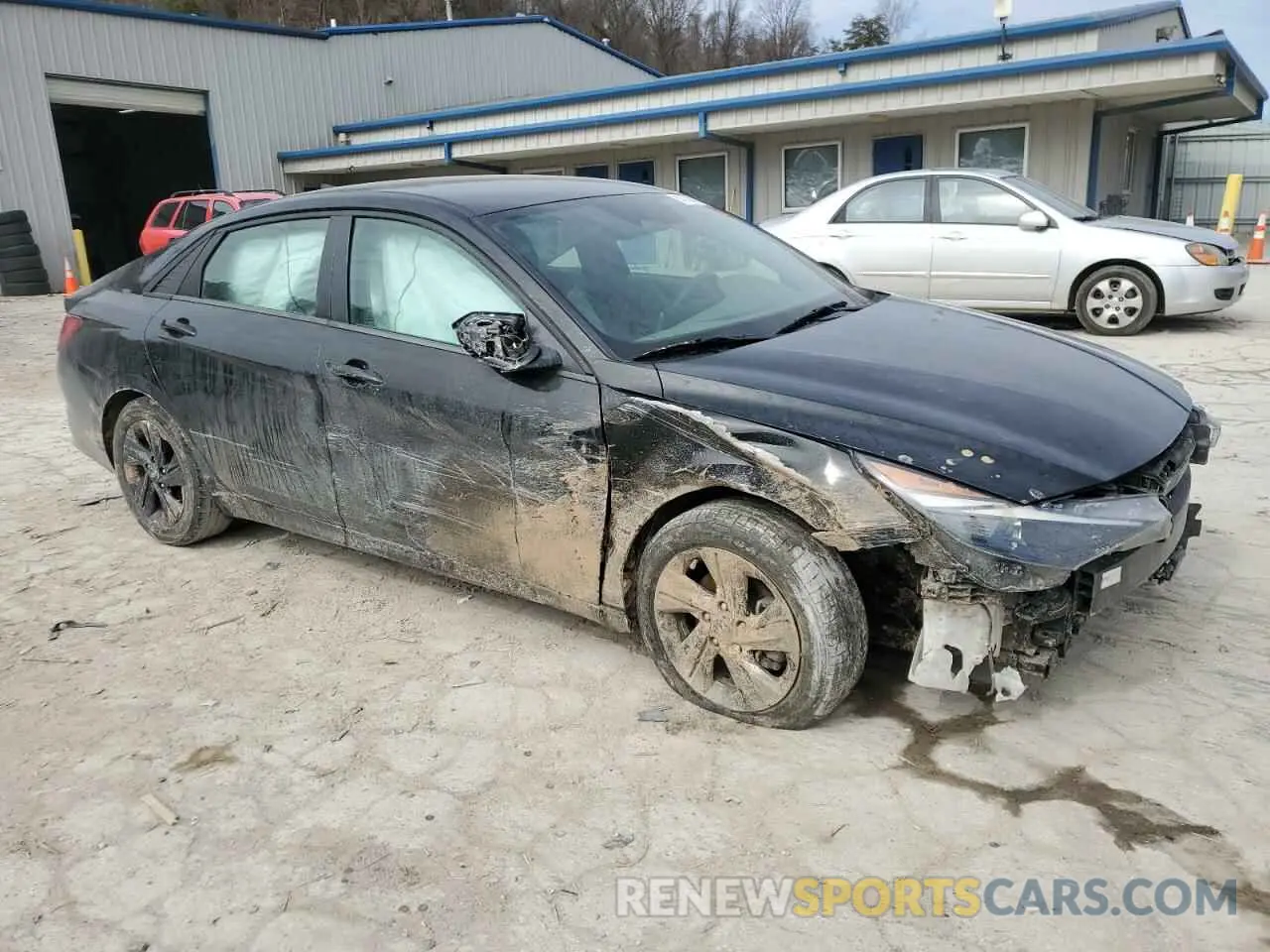 4 Photograph of a damaged car 5NPLS4AG9NH056085 HYUNDAI ELANTRA 2022