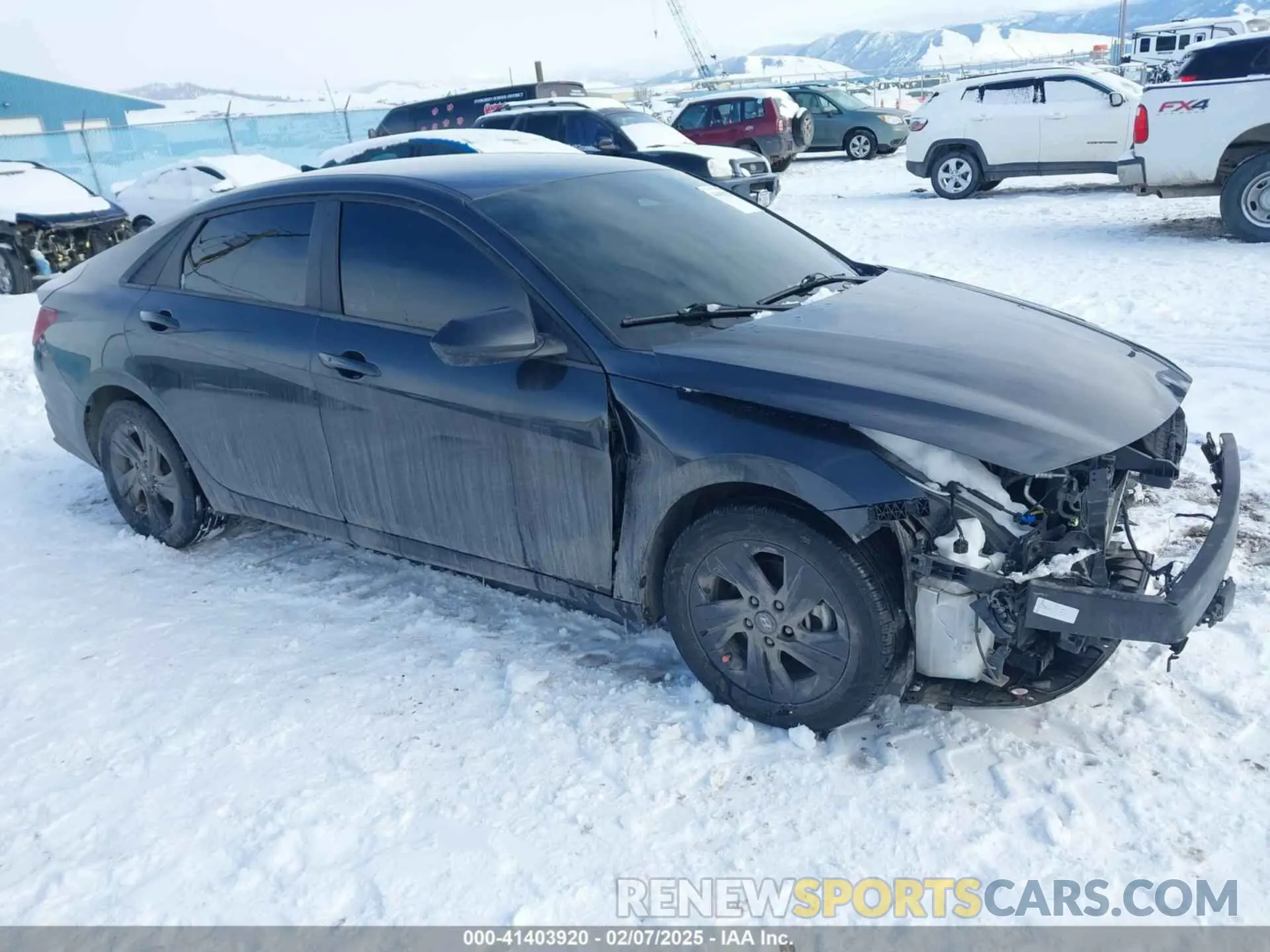 1 Photograph of a damaged car 5NPLS4AG9NH056524 HYUNDAI ELANTRA 2022