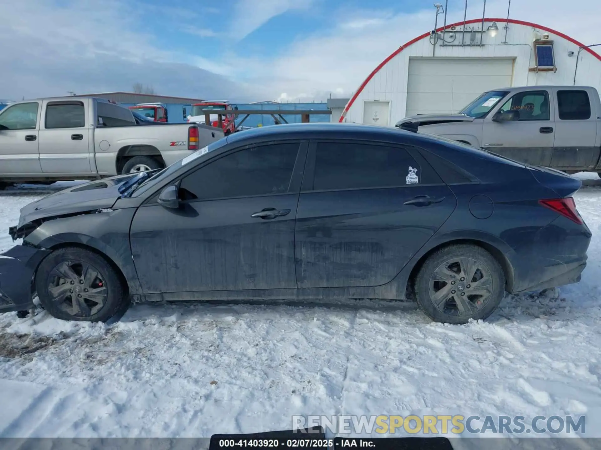 14 Photograph of a damaged car 5NPLS4AG9NH056524 HYUNDAI ELANTRA 2022