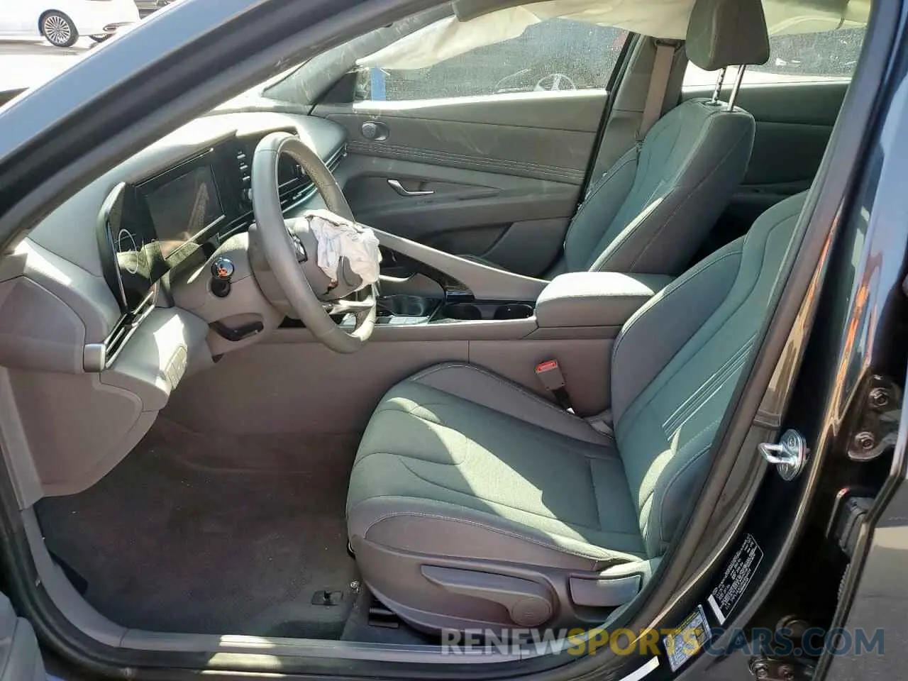 7 Photograph of a damaged car 5NPLS4AG9NH066454 HYUNDAI ELANTRA 2022