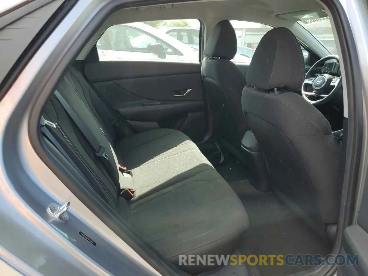 10 Photograph of a damaged car 5NPLS4AG9NH076644 HYUNDAI ELANTRA 2022