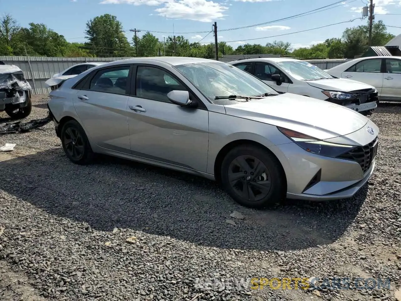 4 Photograph of a damaged car 5NPLS4AG9NH076644 HYUNDAI ELANTRA 2022