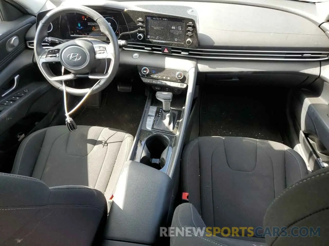 8 Photograph of a damaged car 5NPLS4AG9NH076644 HYUNDAI ELANTRA 2022