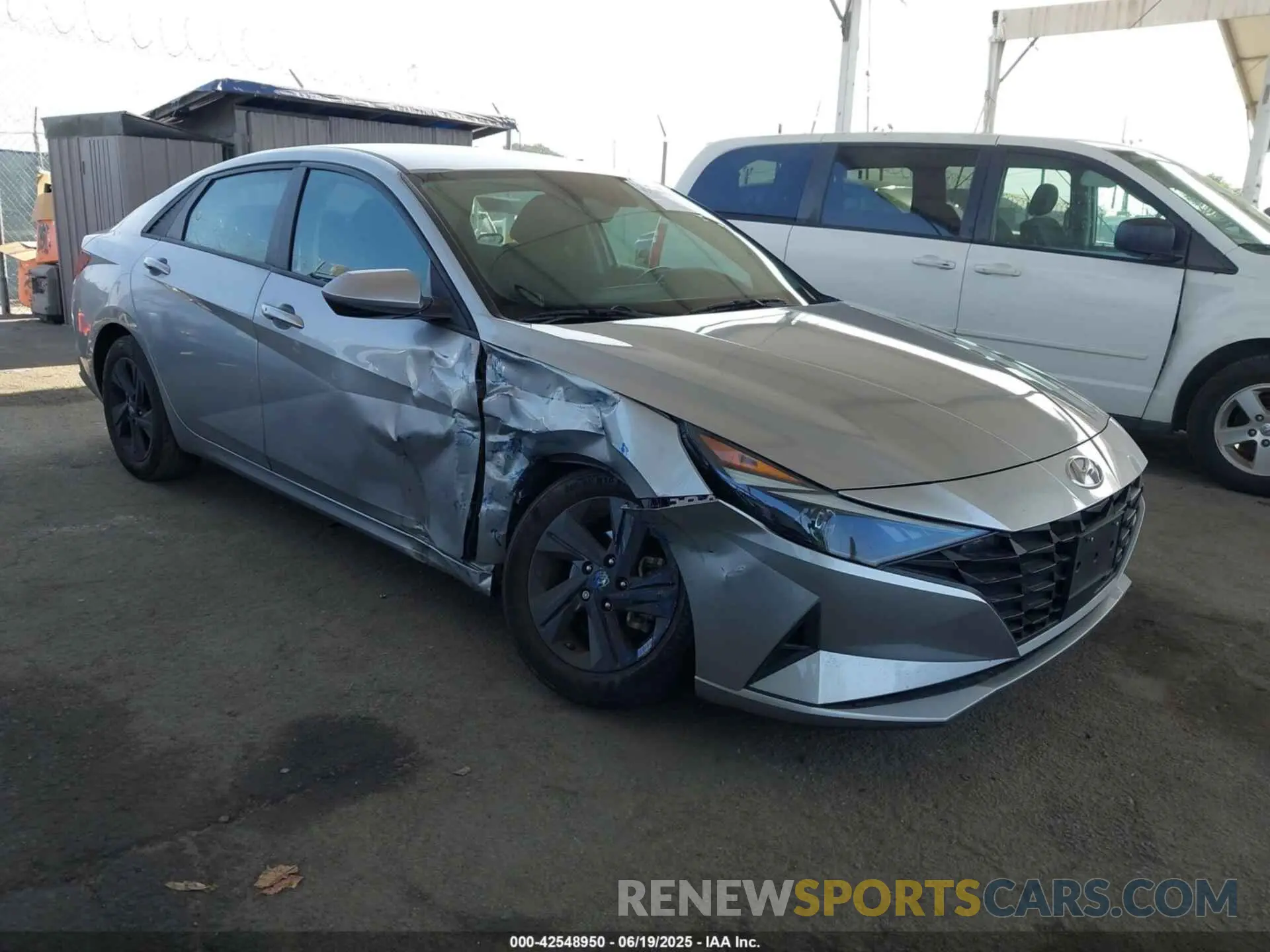 1 Photograph of a damaged car 5NPLS4AG9NH078247 HYUNDAI ELANTRA 2022