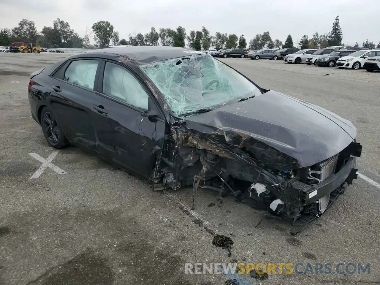 4 Photograph of a damaged car 5NPLS4AGXNH058380 HYUNDAI ELANTRA 2022