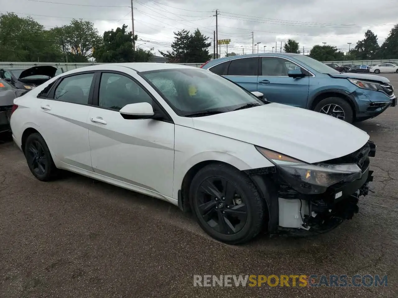 4 Photograph of a damaged car 5NPLS4AGXNH066804 HYUNDAI ELANTRA 2022