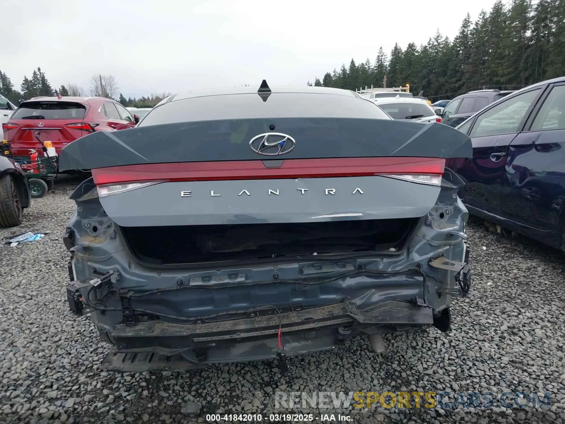 17 Photograph of a damaged car KMHLL4AG3NU324837 HYUNDAI ELANTRA 2022