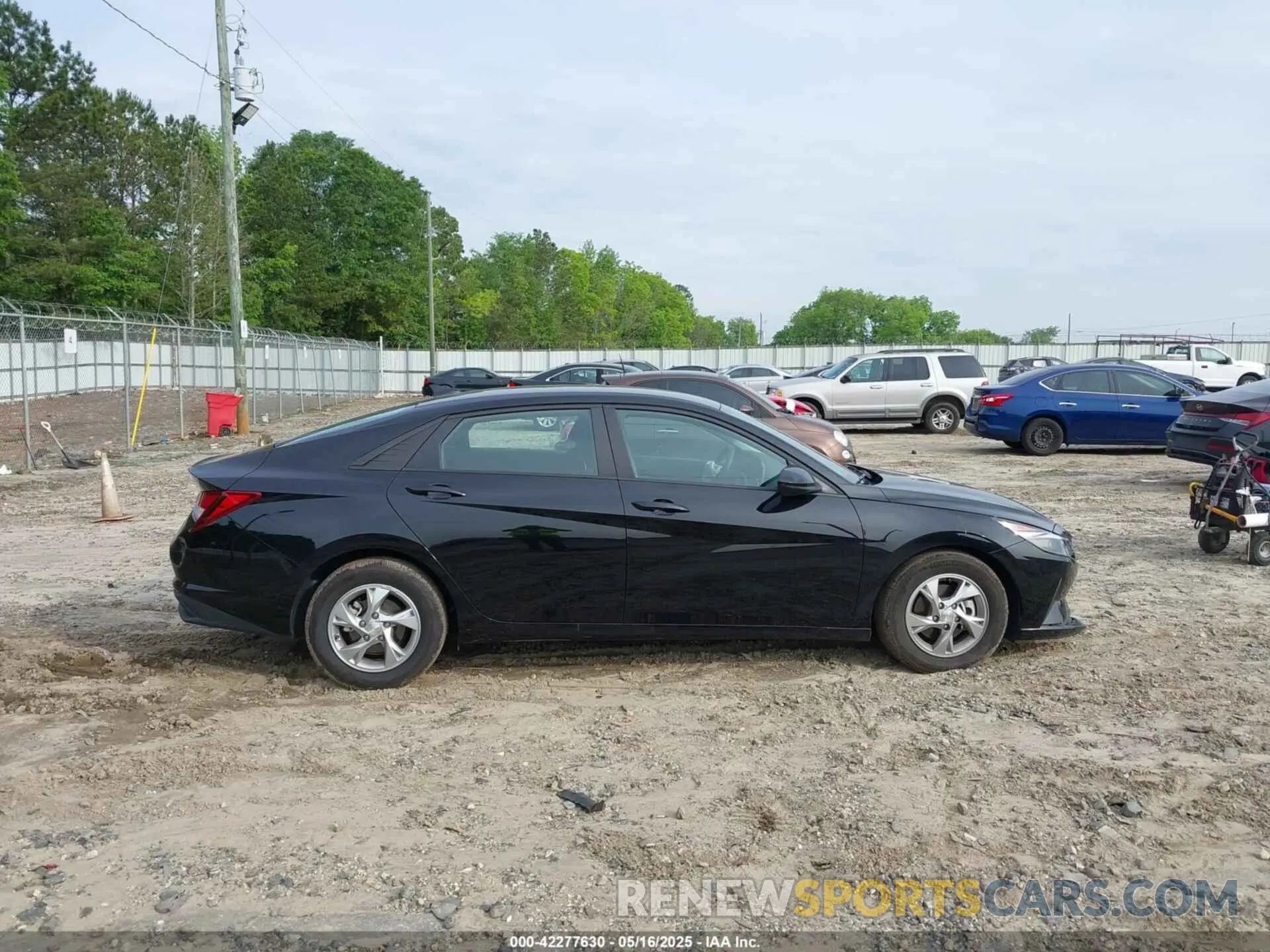 13 Photograph of a damaged car KMHLL4AG8NU307970 HYUNDAI ELANTRA 2022
