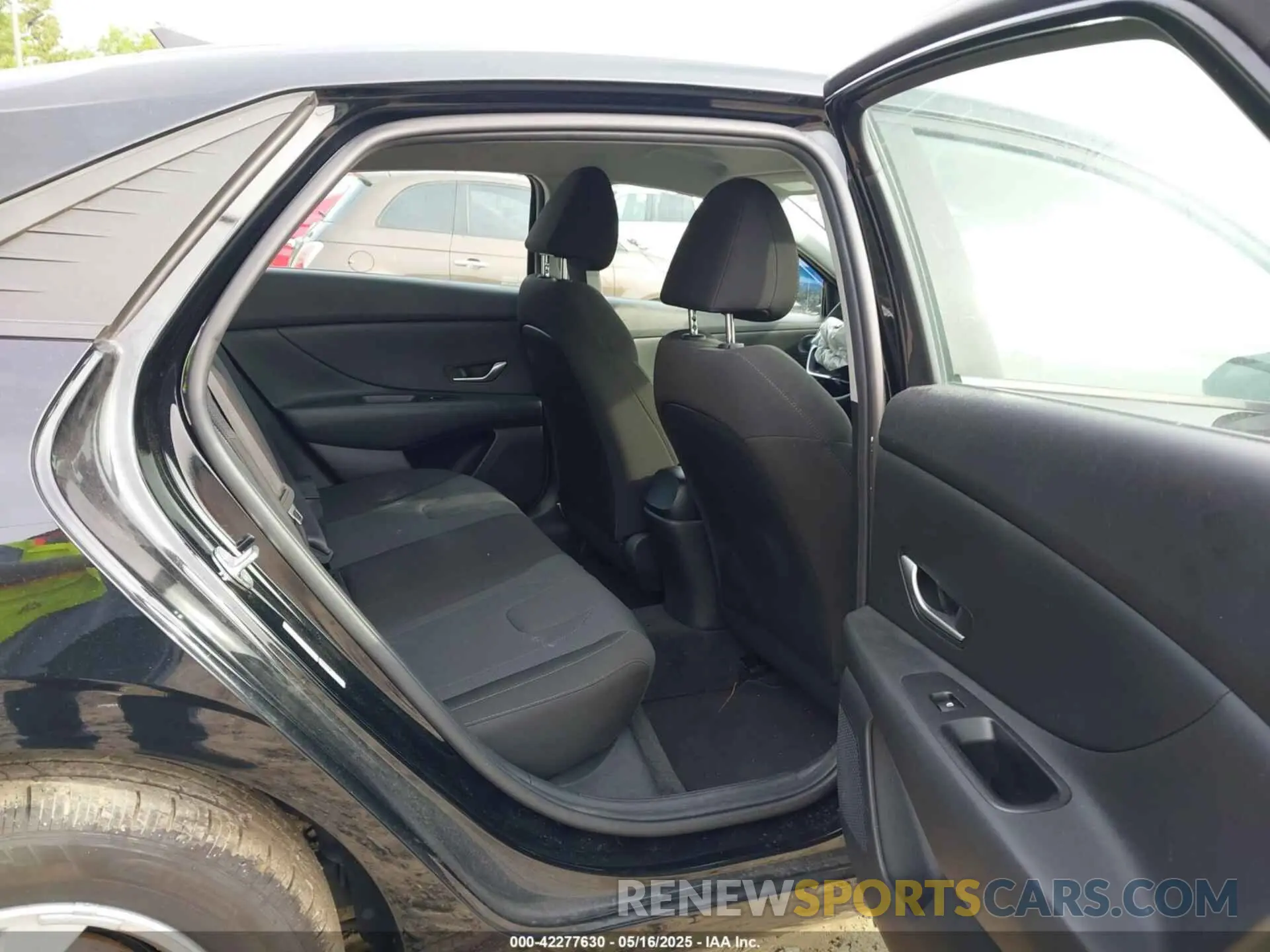 8 Photograph of a damaged car KMHLL4AG8NU307970 HYUNDAI ELANTRA 2022