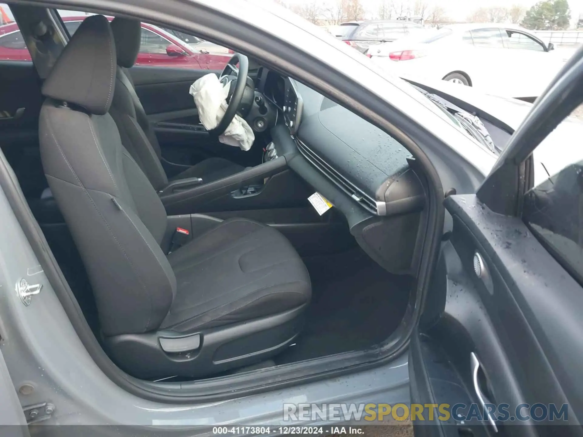 5 Photograph of a damaged car KMHLL4AG9NU289768 HYUNDAI ELANTRA 2022