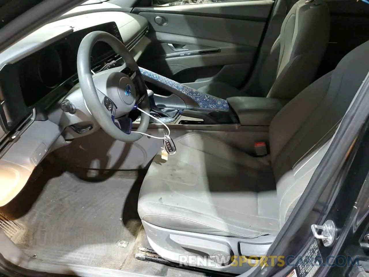 7 Photograph of a damaged car KMHLM4AG0NU283001 HYUNDAI ELANTRA 2022