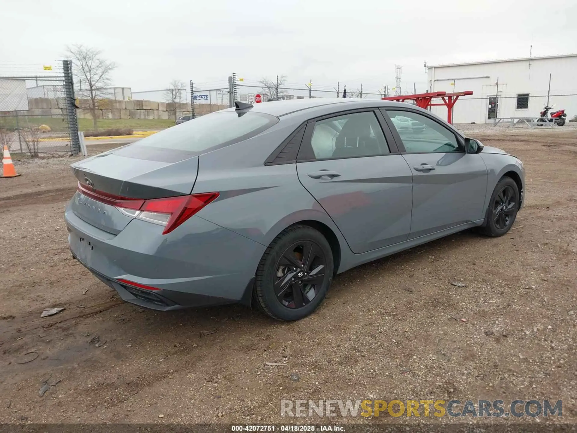 4 Photograph of a damaged car KMHLM4AG0NU343939 HYUNDAI ELANTRA 2022
