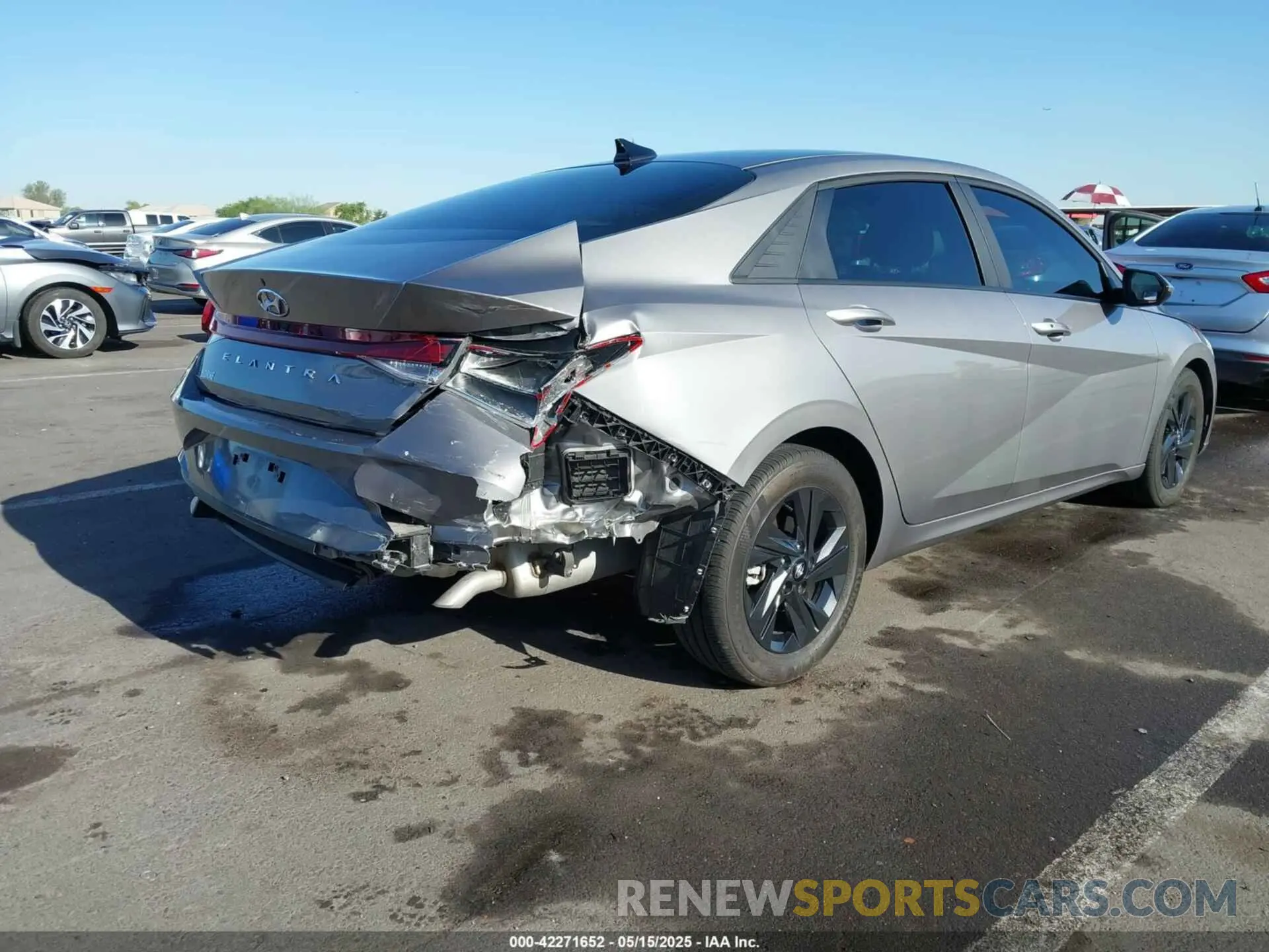 4 Photograph of a damaged car KMHLM4AG1NU292659 HYUNDAI ELANTRA 2022