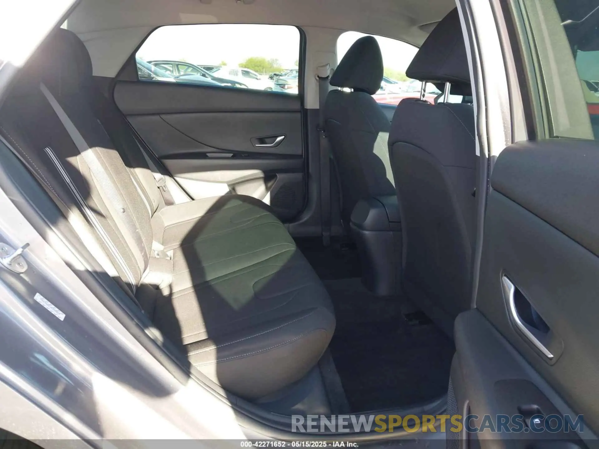 8 Photograph of a damaged car KMHLM4AG1NU292659 HYUNDAI ELANTRA 2022