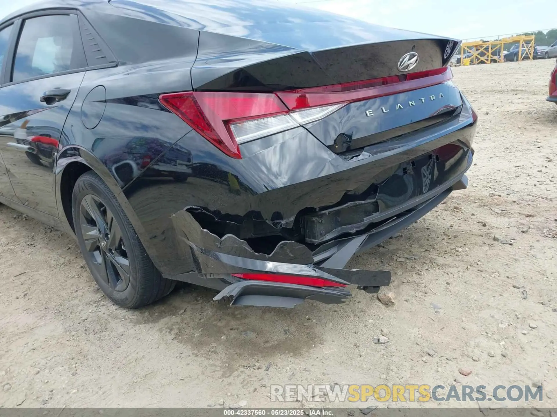 6 Photograph of a damaged car KMHLM4AG1NU352424 HYUNDAI ELANTRA 2022