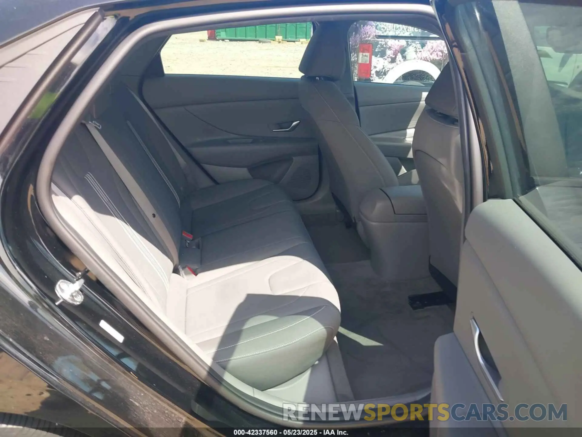 8 Photograph of a damaged car KMHLM4AG1NU352424 HYUNDAI ELANTRA 2022
