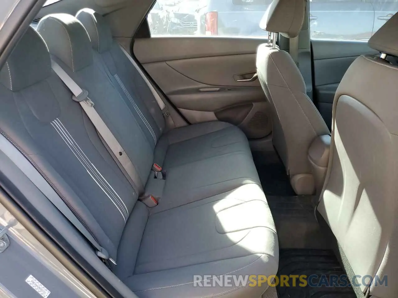 10 Photograph of a damaged car KMHLM4AG2NU322171 HYUNDAI ELANTRA 2022
