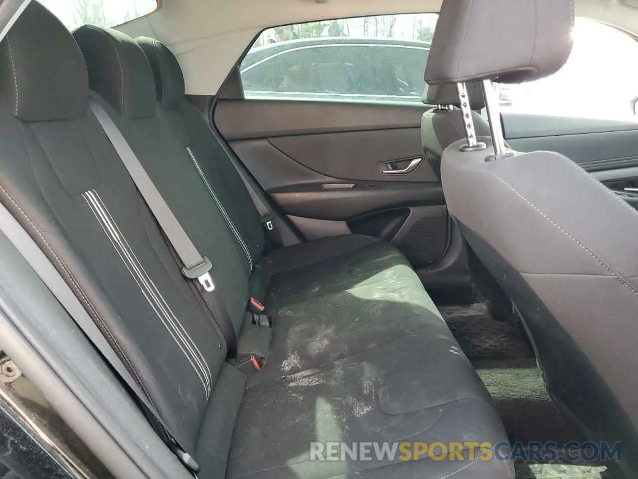 11 Photograph of a damaged car KMHLM4AG3NU282974 HYUNDAI ELANTRA 2022