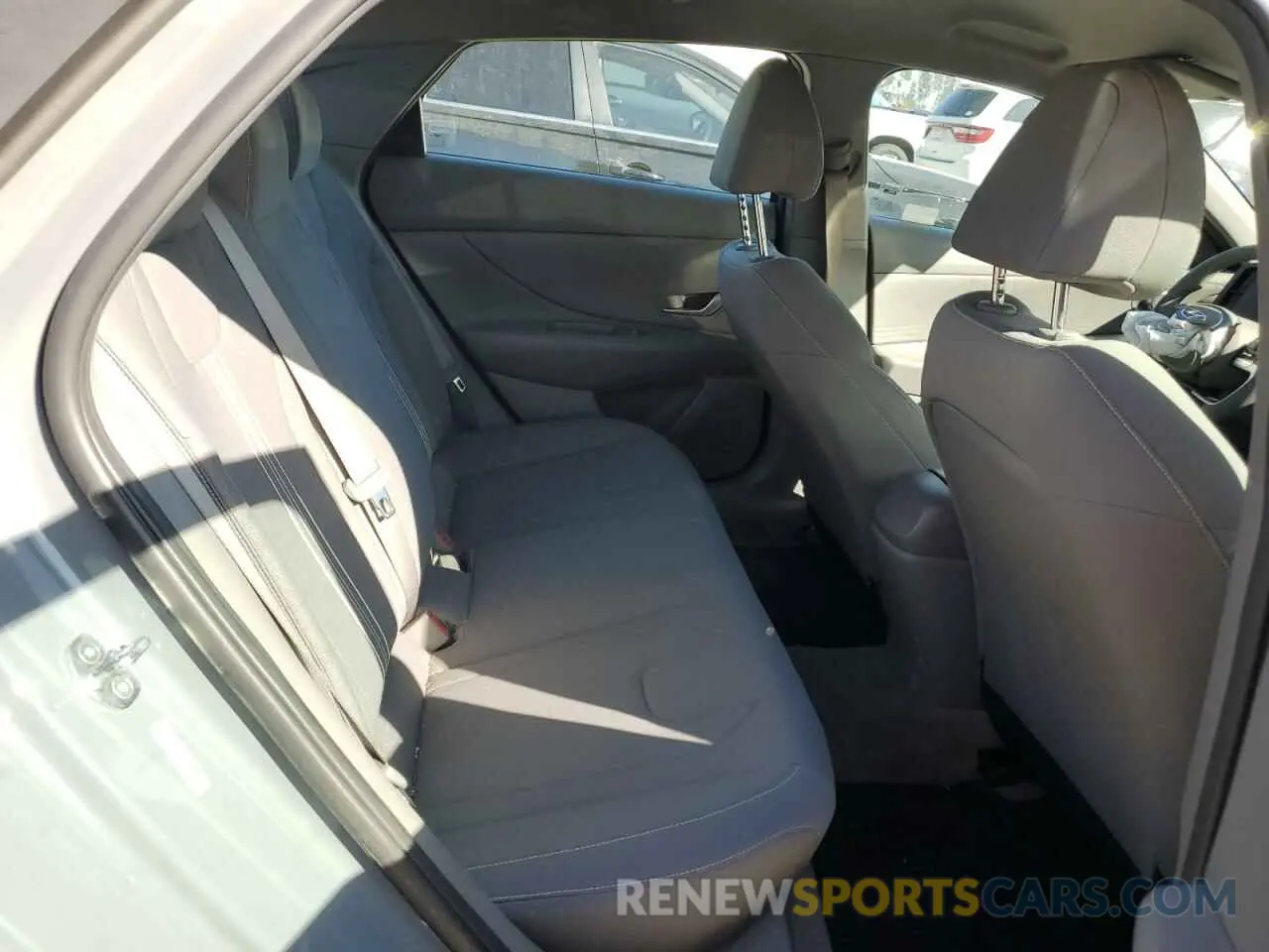 10 Photograph of a damaged car KMHLM4AG3NU301328 HYUNDAI ELANTRA 2022
